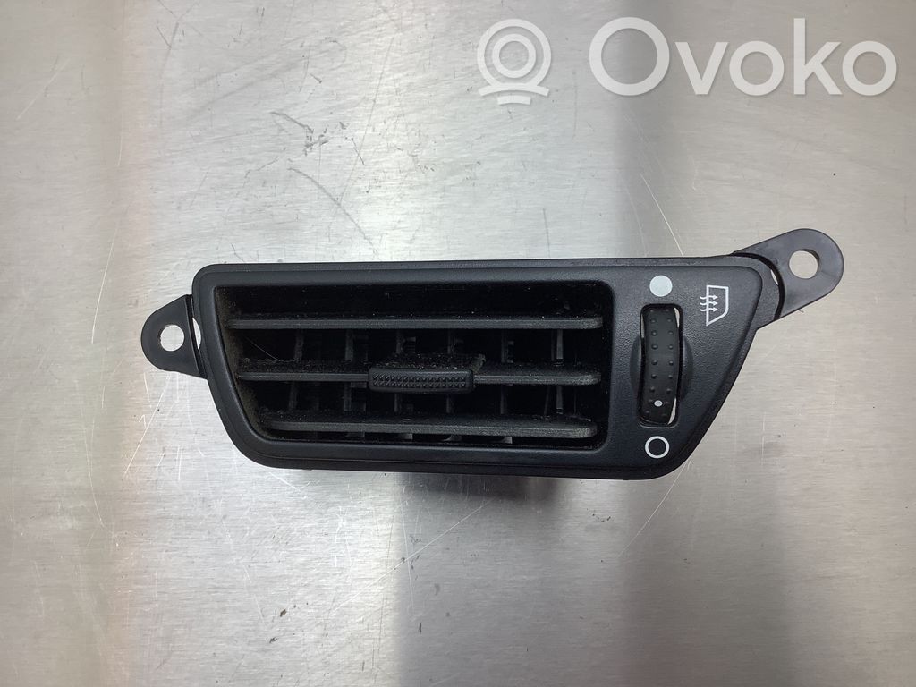 Ford S-MAX Oro grotelės gale 