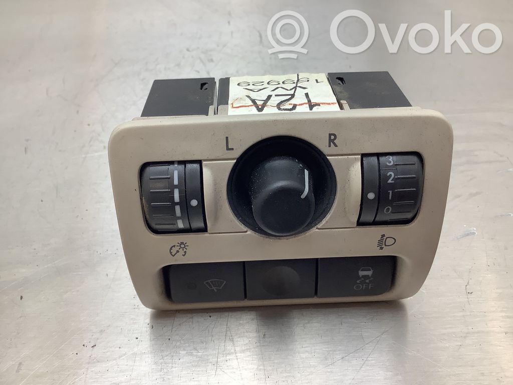 Subaru Outback Wing mirror switch 