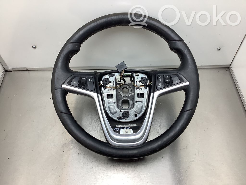 Opel Astra J Ohjauspyörä 