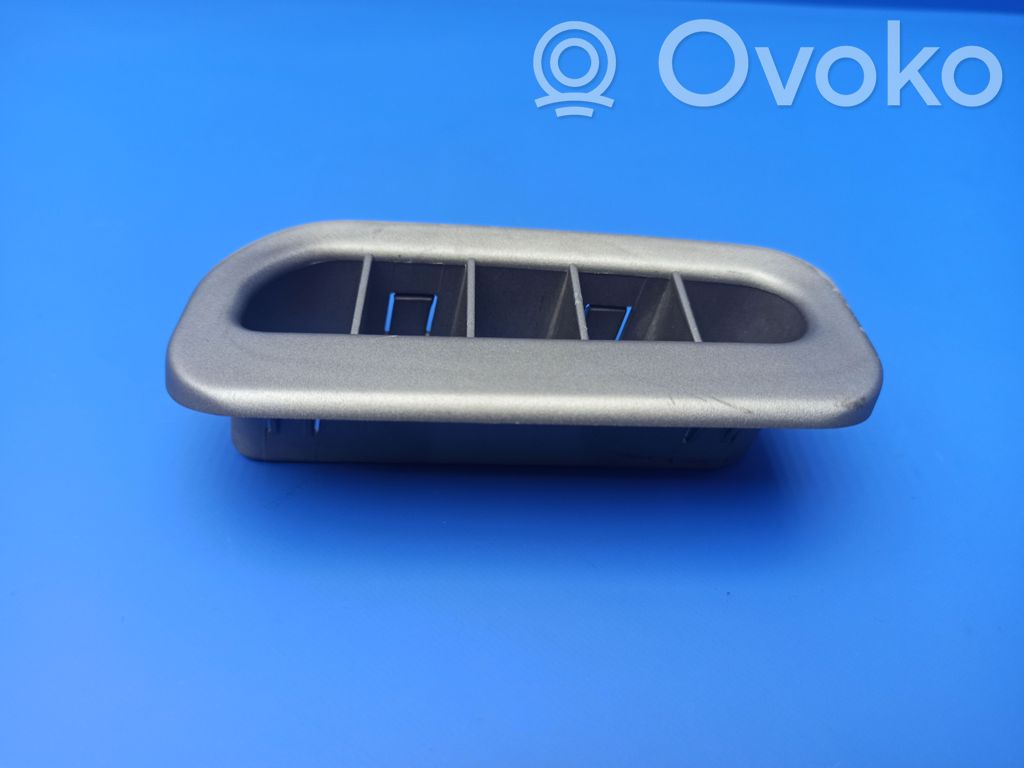 BMW 7 E65 E66 Rear air vent grill 