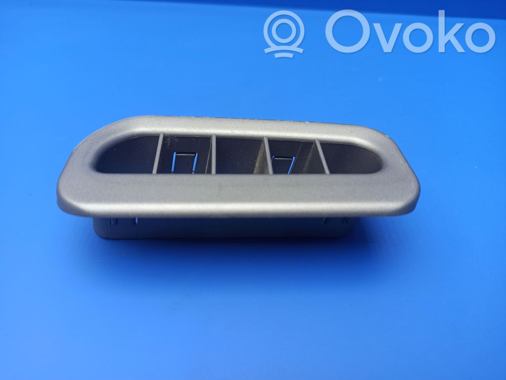 BMW 7 E65 E66 Rear air vent grill 