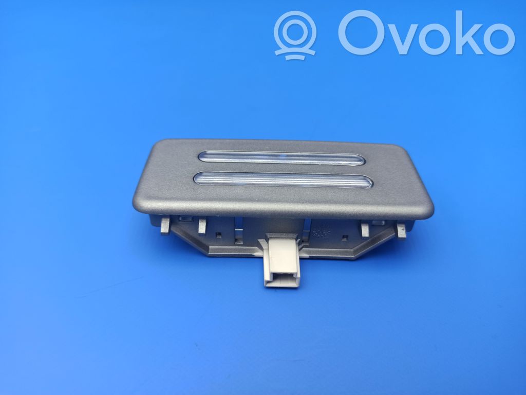 Éclairage lumière plafonnier avant   6902972,15514900,122122000