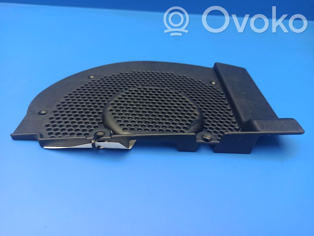 BMW 7 E65 E66 Subwoofera reste/apdare 