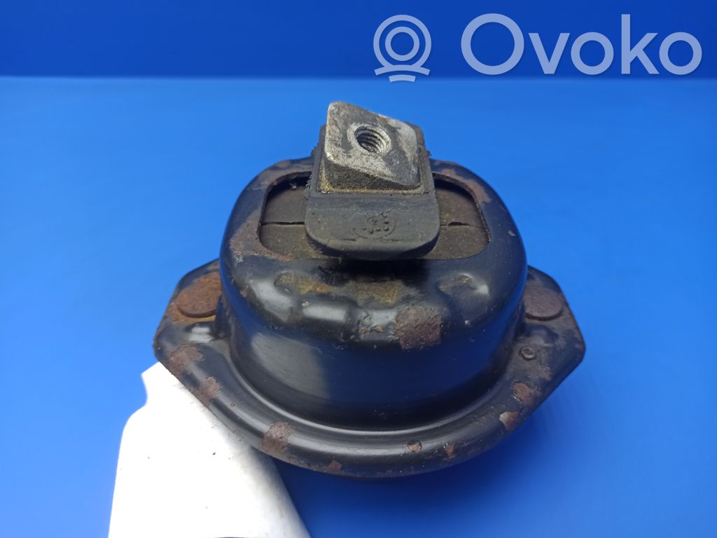 BMW 7 E65 E66 Engine mount bracket 