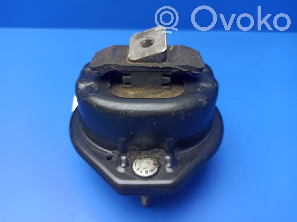 BMW 7 E65 E66 Engine mount bracket 