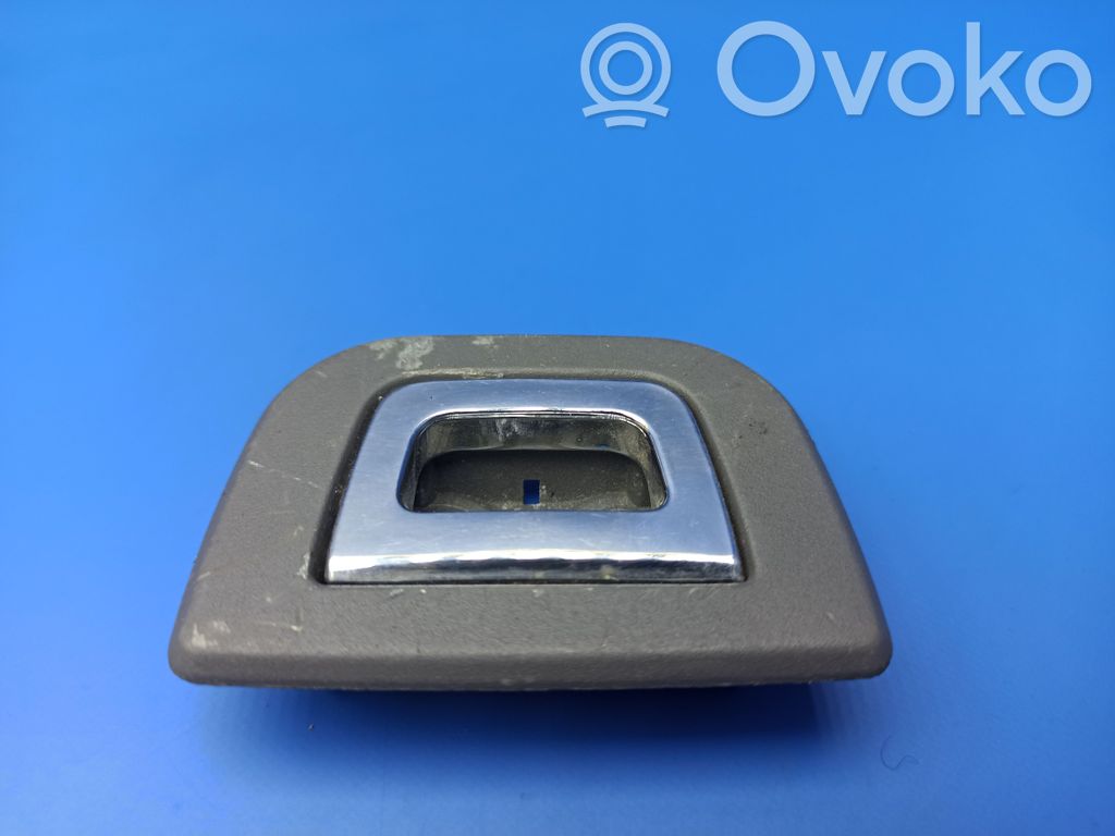 BMW 7 E65 E66 Kiinnityskoukku/-silmukka 