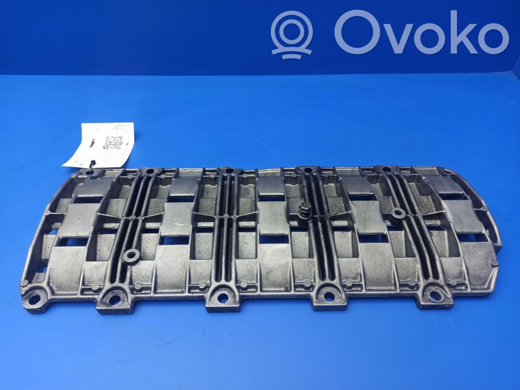 BMW 7 E65 E66 Kita variklio detalė 