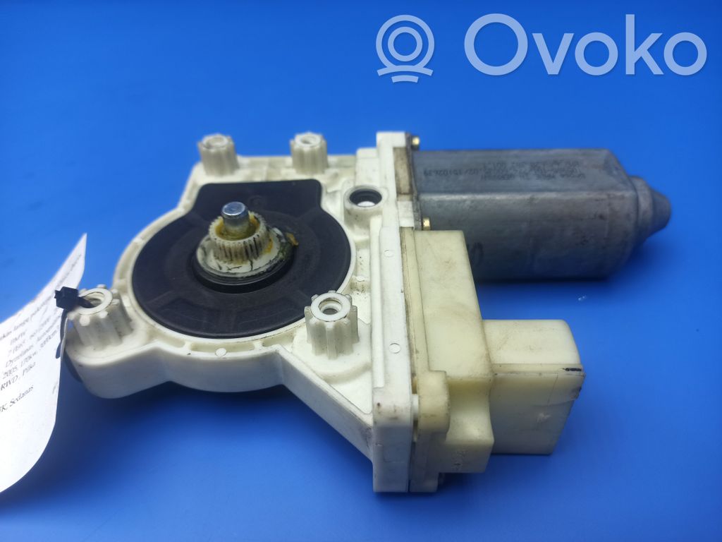 BMW 7 E65 E66 Takaoven ikkunan nostomoottori 