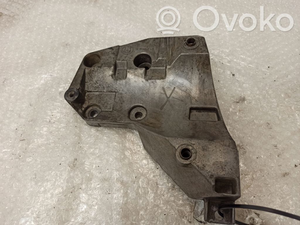 BMW 7 E38 Support de compresseur de clim 