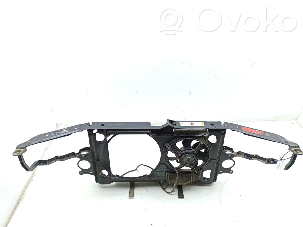 Audi A8 S8 D2 4D Radiatorių panelė 