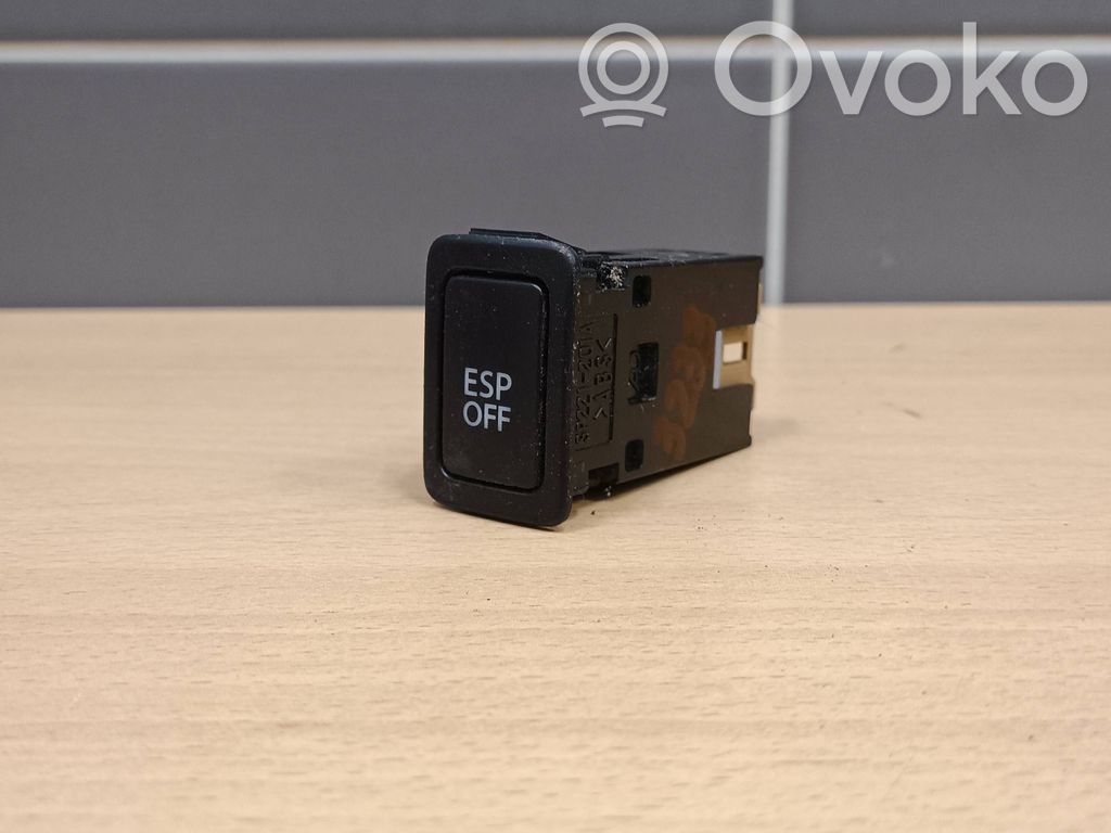 Suzuki SX4 Seat heating switch 