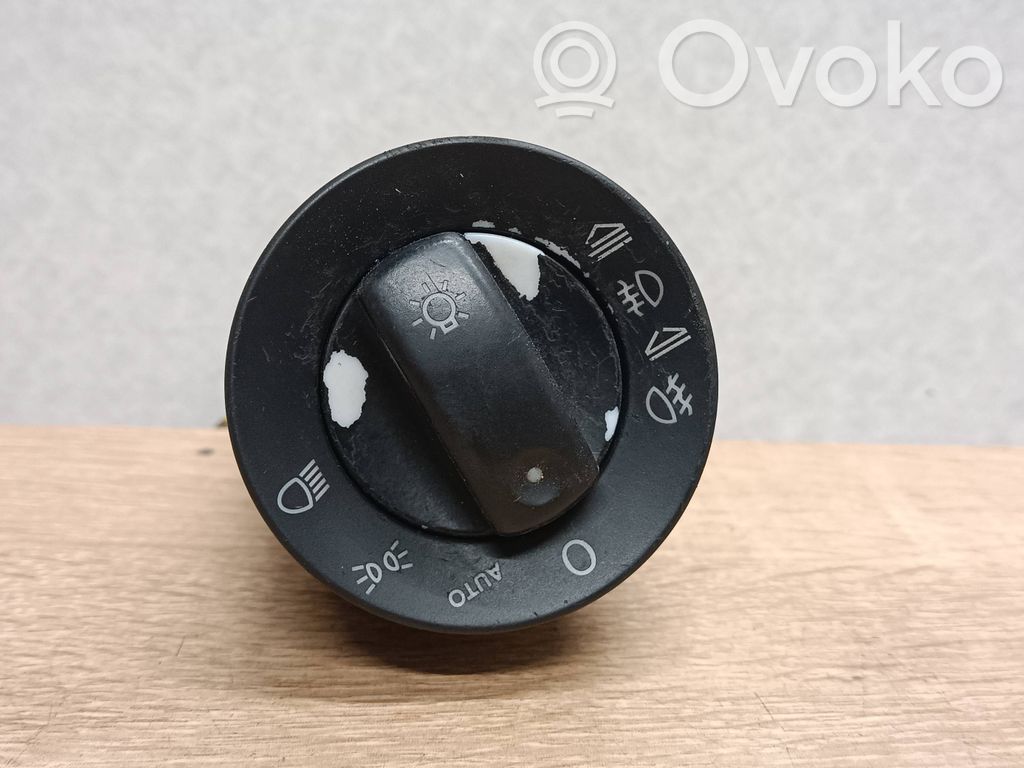 Interruptor de luz   8E0941531D,K0665S,4063510