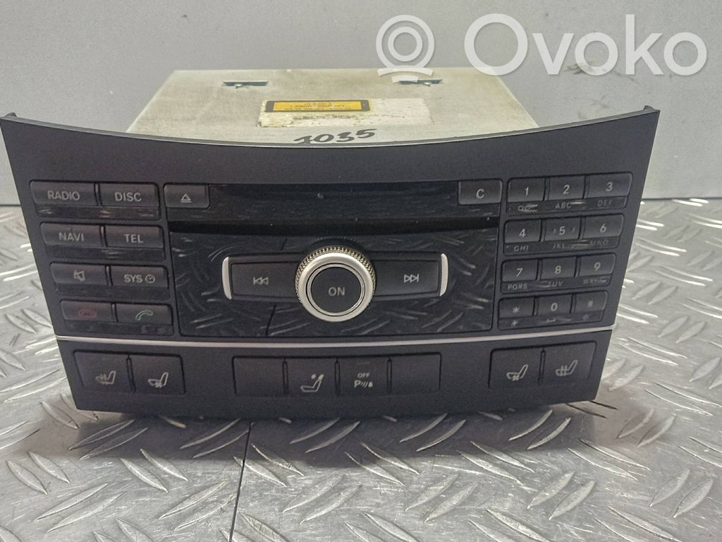 Mercedes-Benz E W212 Panel / Radioodtwarzacz CD/DVD/GPS 
