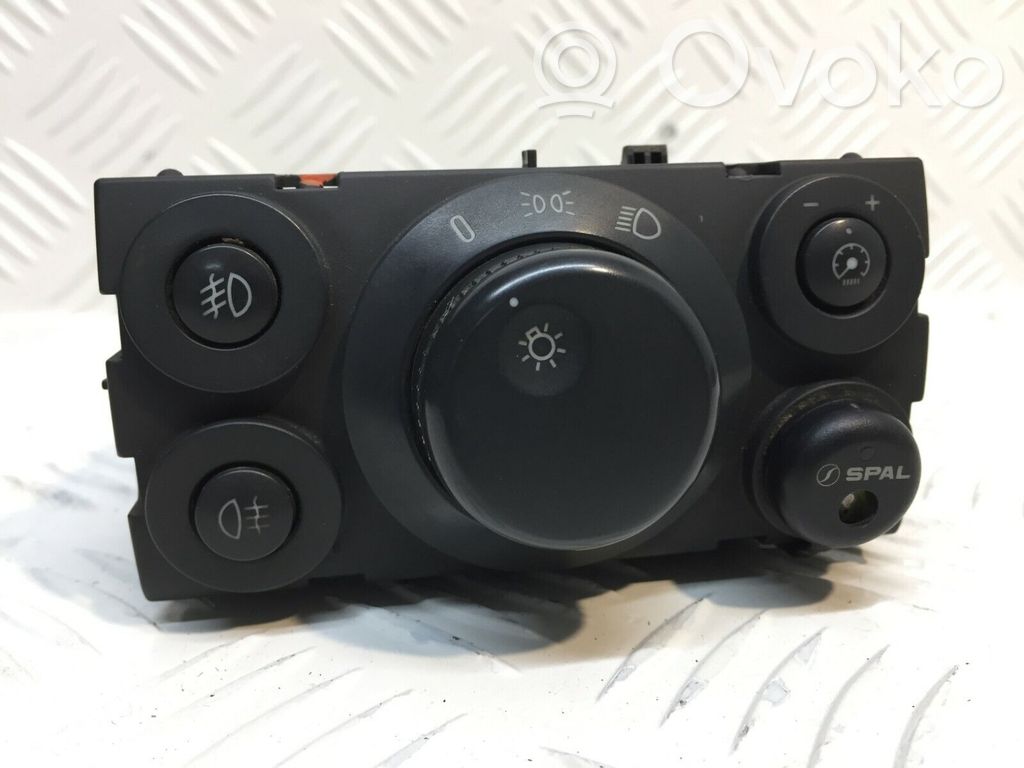 Opel Astra H Light switch 