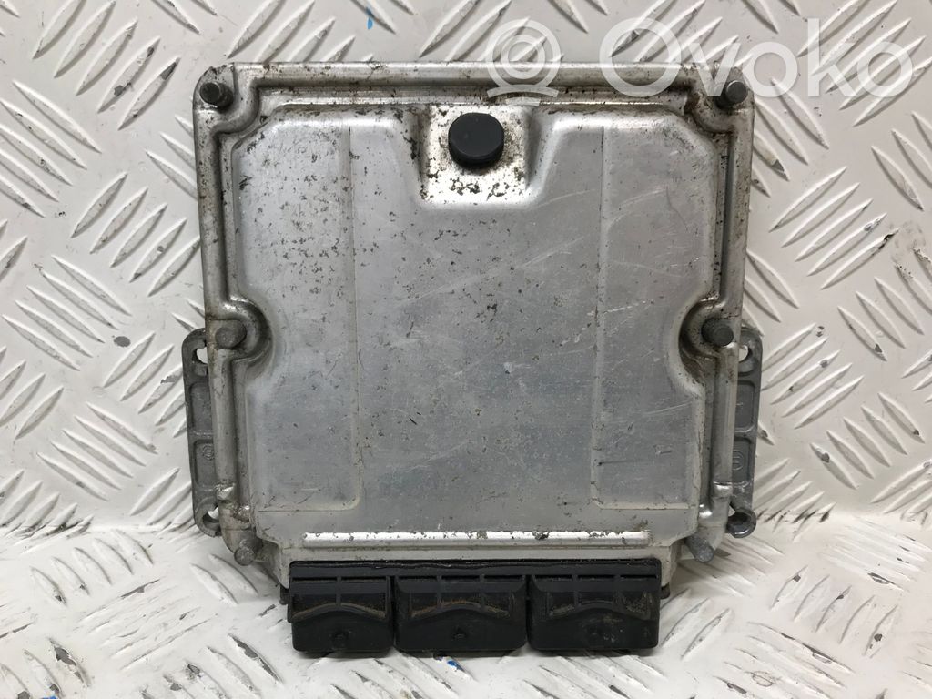 Engine control unit/module   8200091428,8200243785
