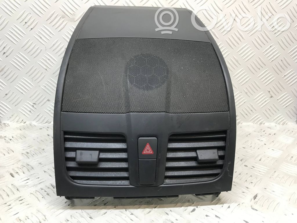 Suzuki SX4 Dash center air vent grill 