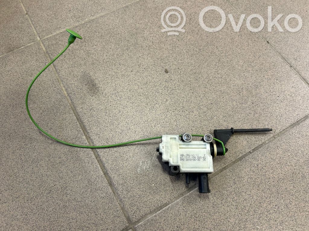BMW 1 E82 E88 Siłownik klapki wlewu paliwa 