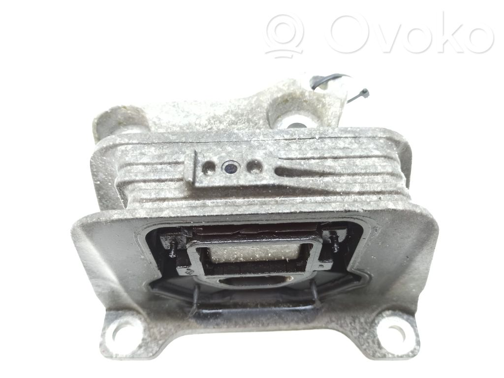 Opel Movano B Engine mount bracket 
