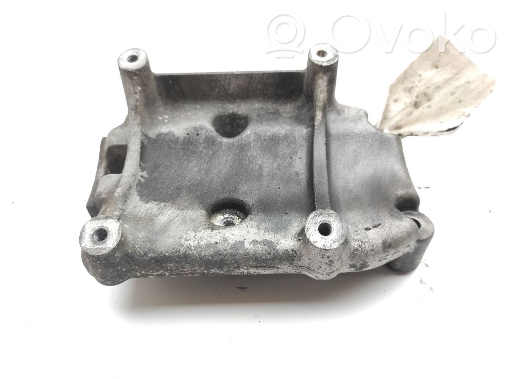 Iveco Daily 6th gen A/C compressor mount bracket 