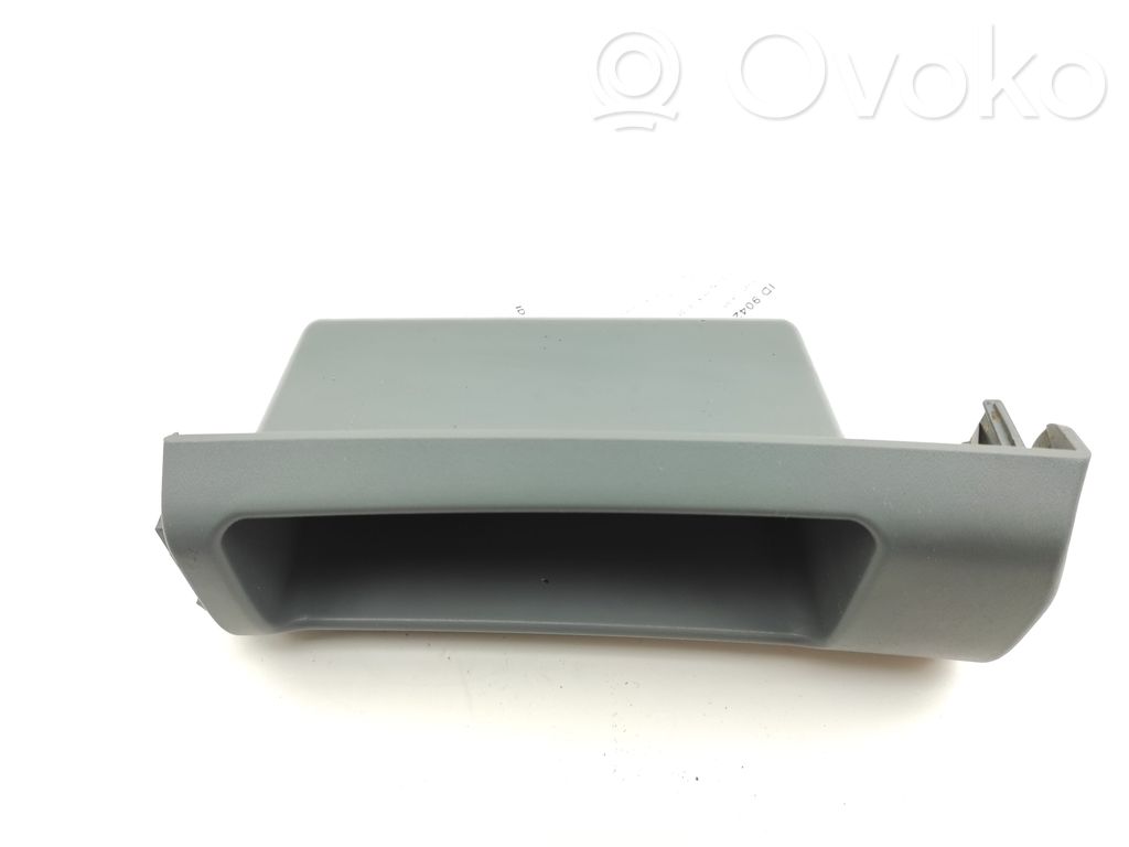 Iveco Daily 4th gen Compartimiento/consola central del panel 