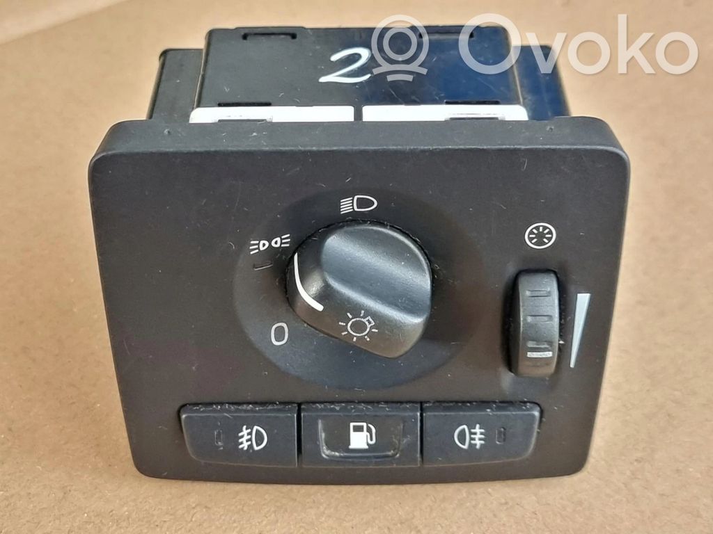 Light switch   30739299