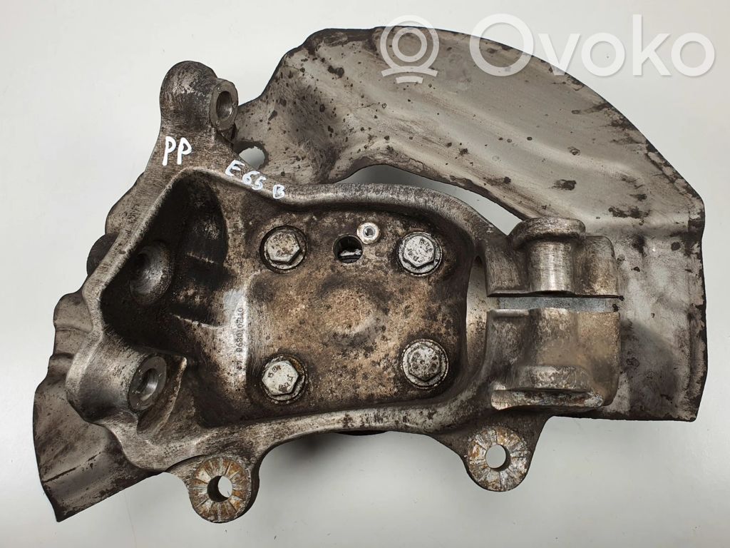 Front wheel hub