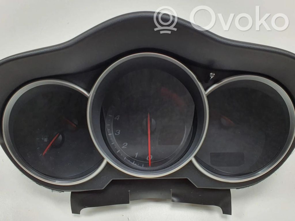Mazda RX8 Speedometer (instrument cluster) 