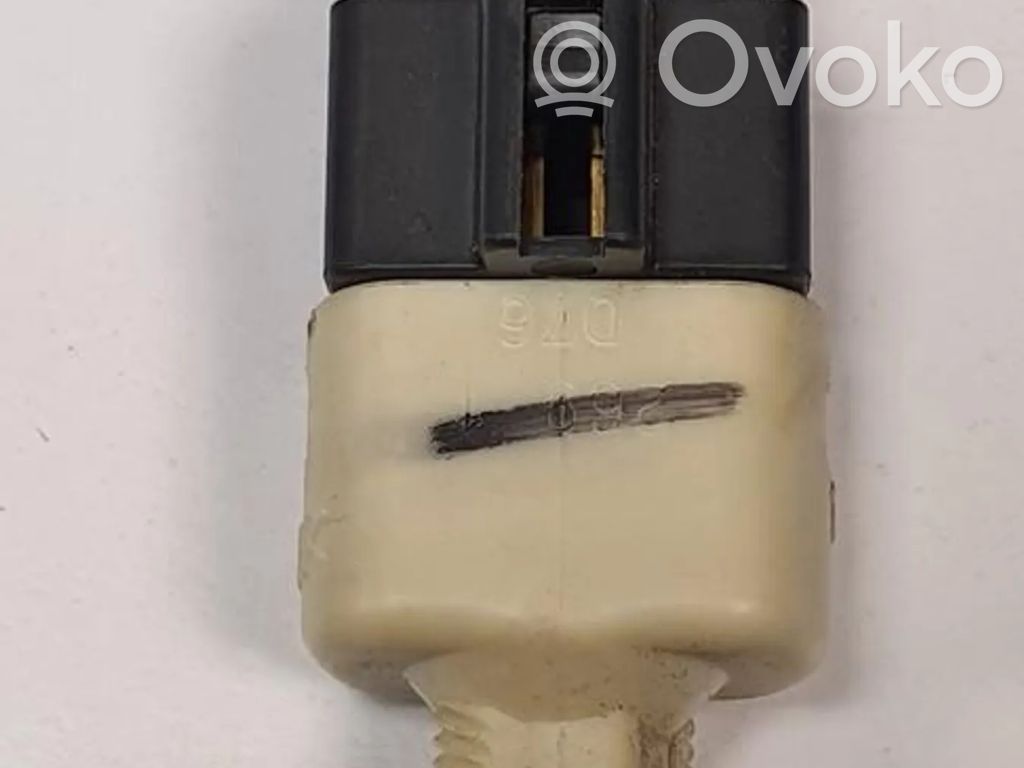 Interruptor sensor del pedal de freno   2691D76