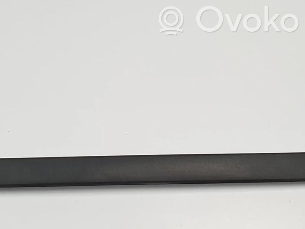 Chrysler PT Cruiser Front door windshield rail 