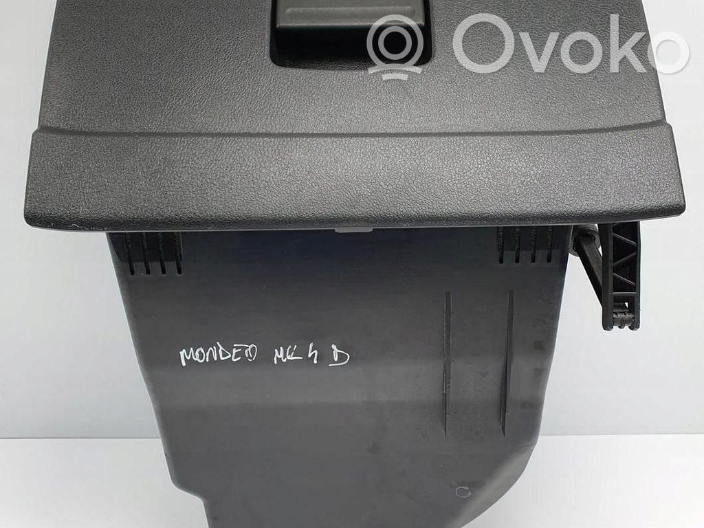 Volvo V50 Schowek deski rozdzielczej 