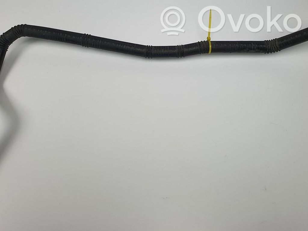Engine coolant pipe/hose