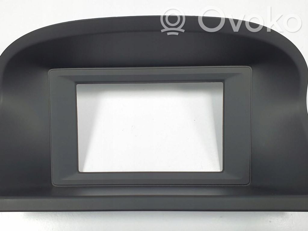 Volvo V70 Panelės apdaila 