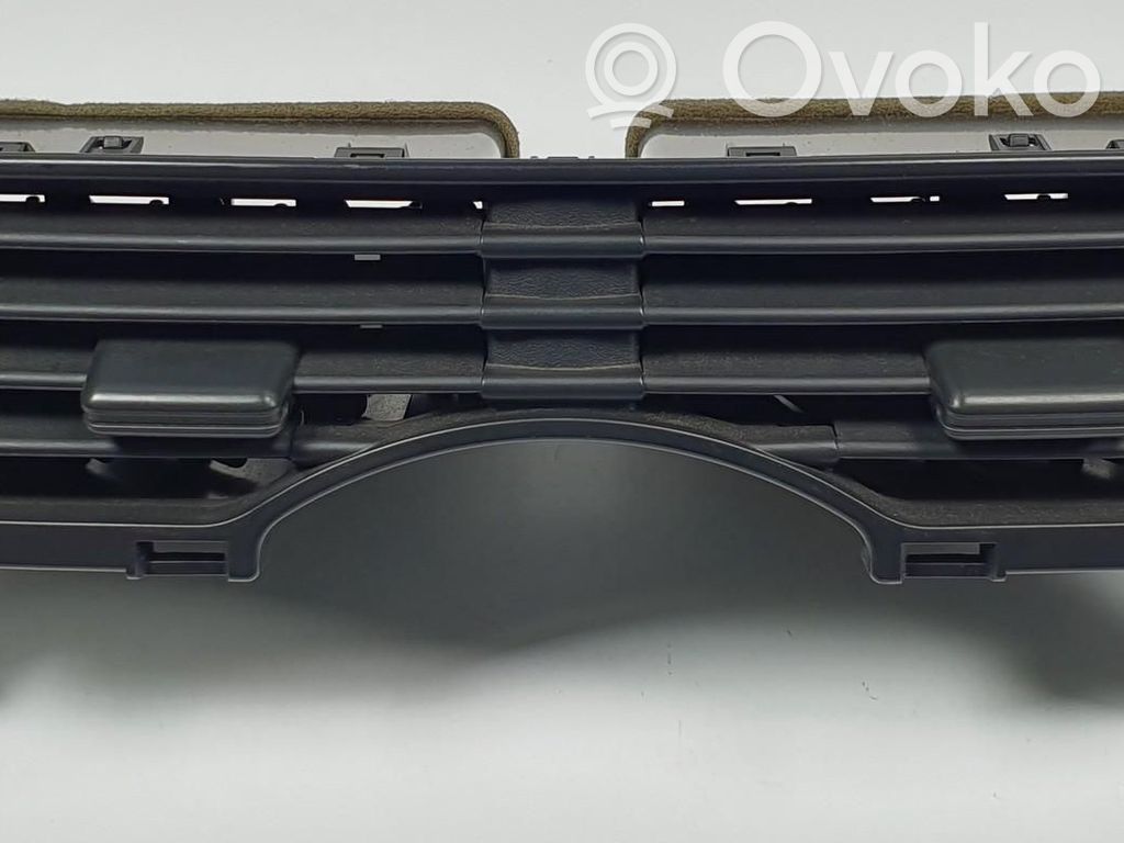 Mercedes-Benz A W176 Grilă ventilație centrală 