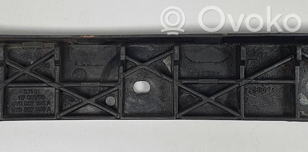 Skoda Fabia Mk1 (6Y) Staffa di rinforzo montaggio del paraurti anteriore 