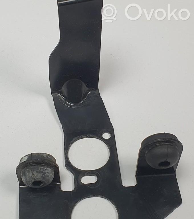 Ford Focus Supporto pompa ABS 