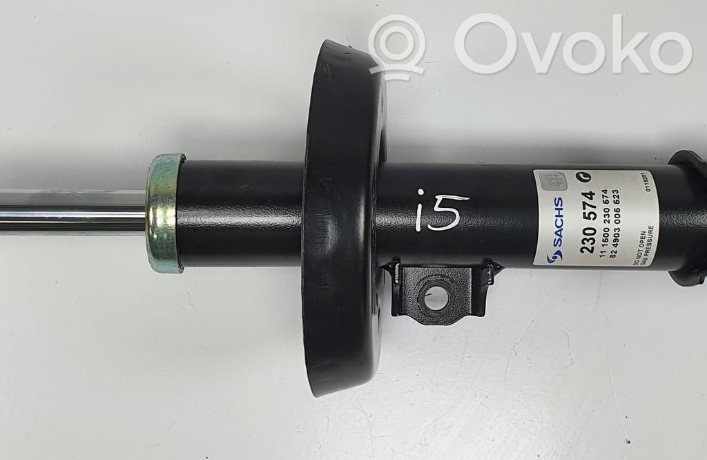 Stoßdämpfer vorne   574