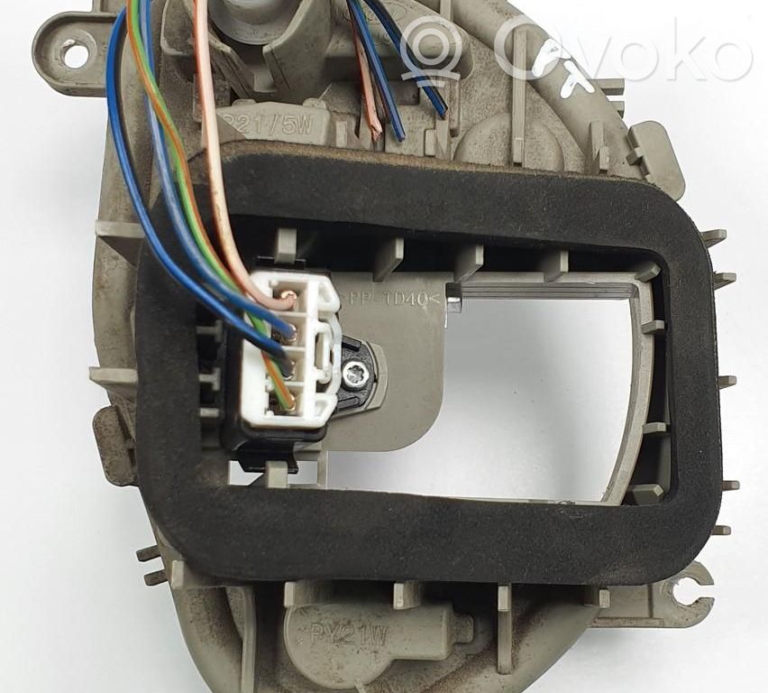 Ford B-MAX Takavalon polttimon suojan pidike 