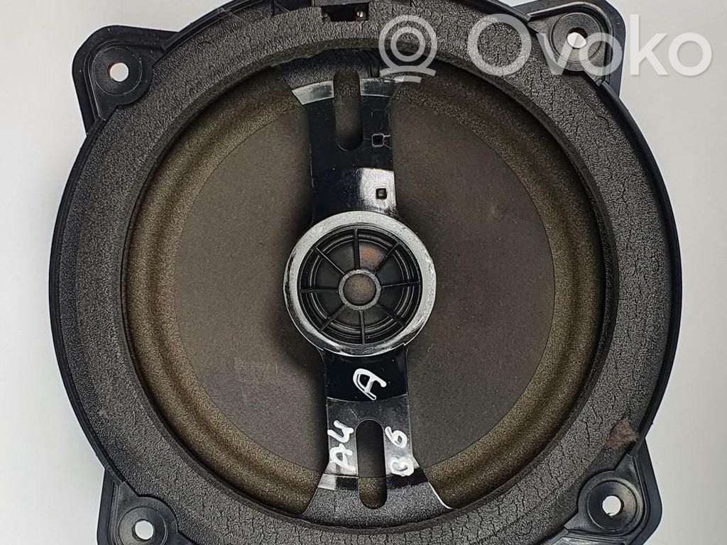 Audi A4 S4 B6 8E 8H Difuzor ușă spate 