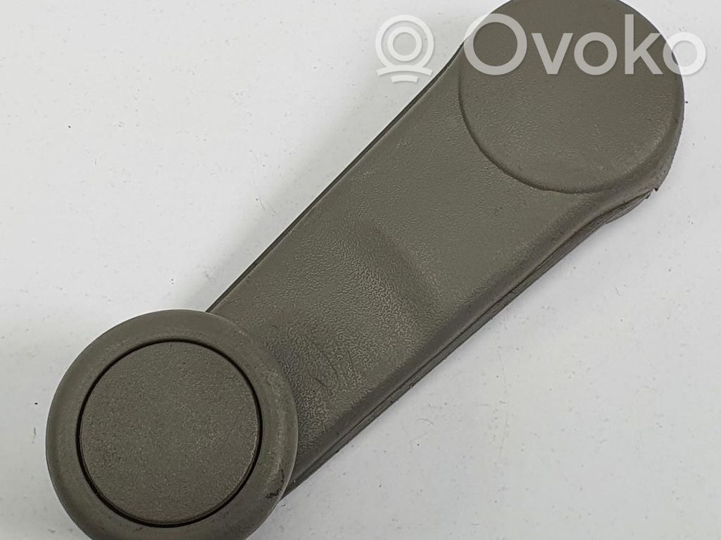 Asa de la ventanilla de la puerta delantera   8Z0837581B,8Z0837581B