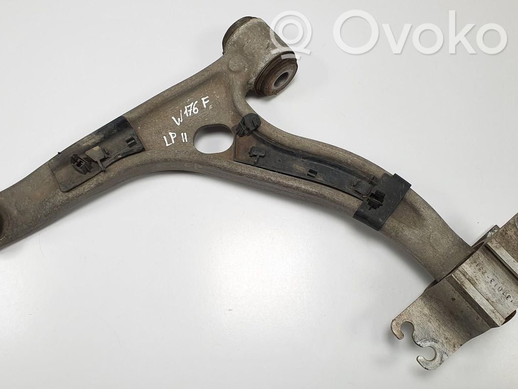 Mercedes-Benz A W176 Brazo de suspensión delantero 
