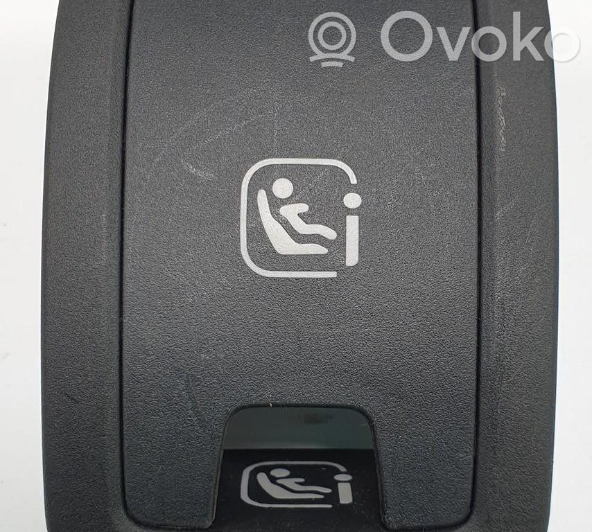 Mazda CX-30 Uchwyt ISOFIX
