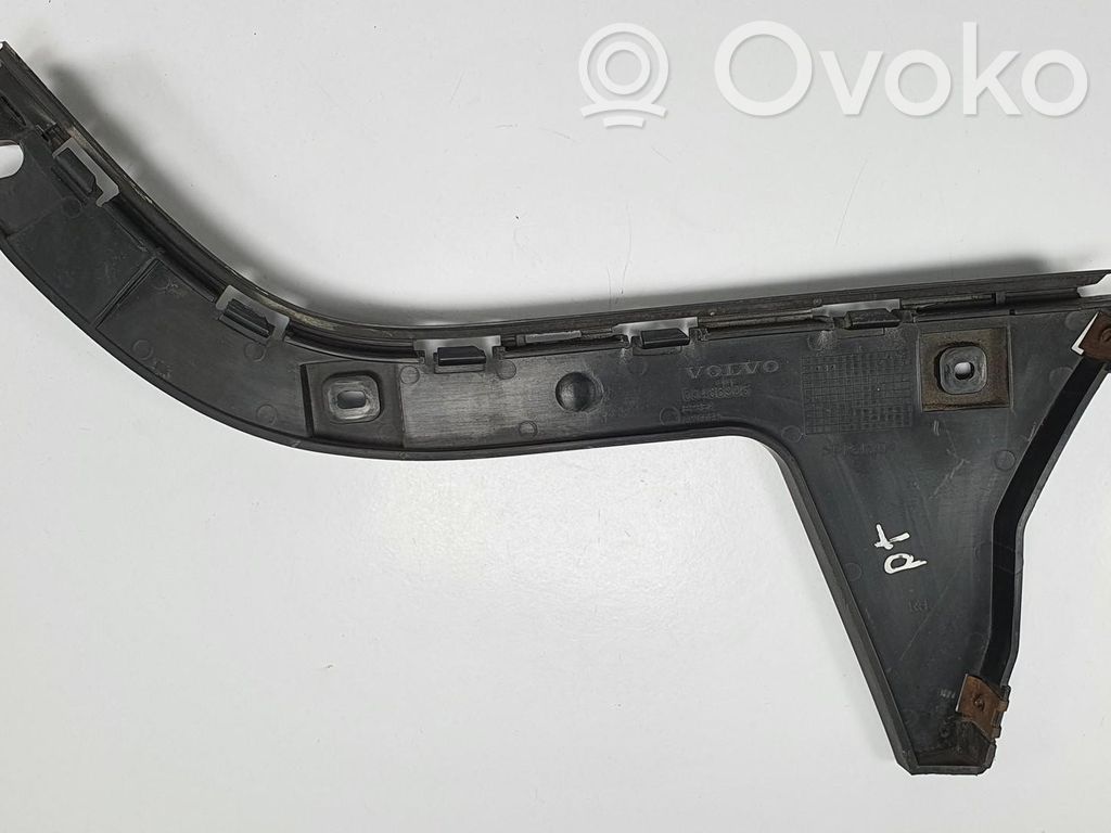 Volvo C70 Takapuskurin kannake 