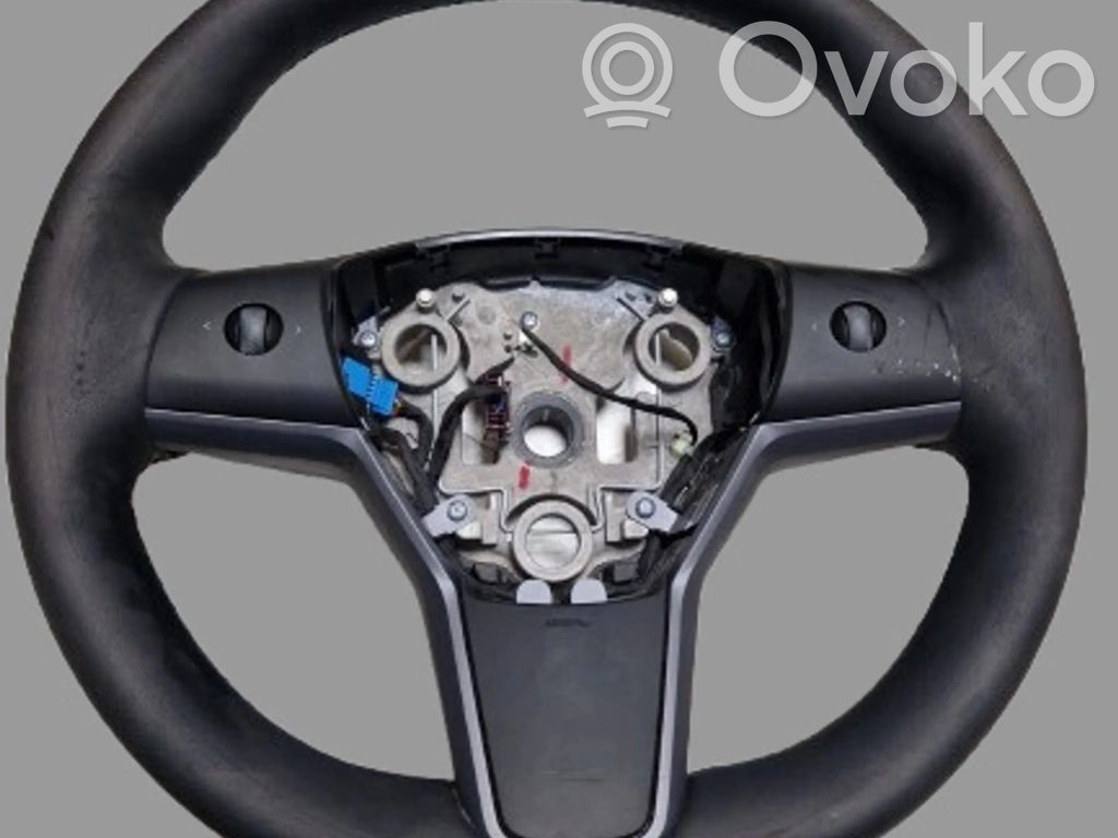Tesla Model Y Stūre 