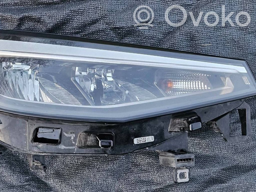 Volkswagen ID.4 Lampa przednia 