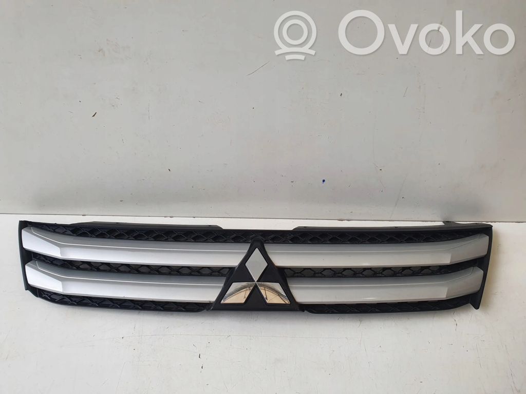 Mitsubishi Eclipse Cross Grotelės viršutinės 