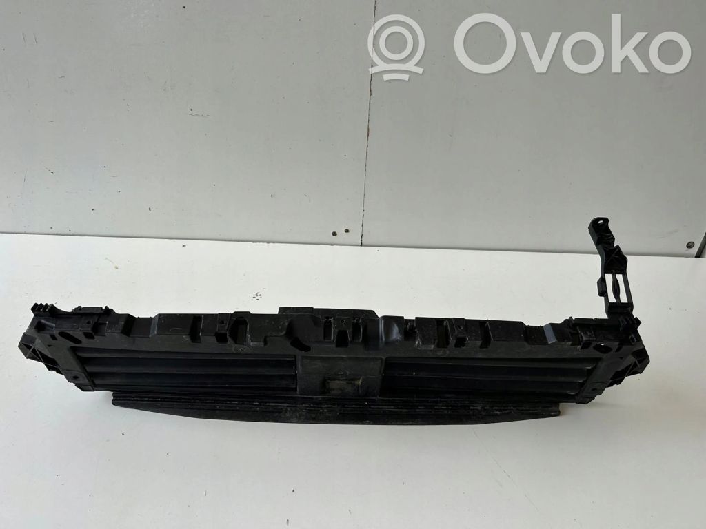 Audi A4 S4 B9 Radiatoriaus oro nukreipėjas (-ai) 