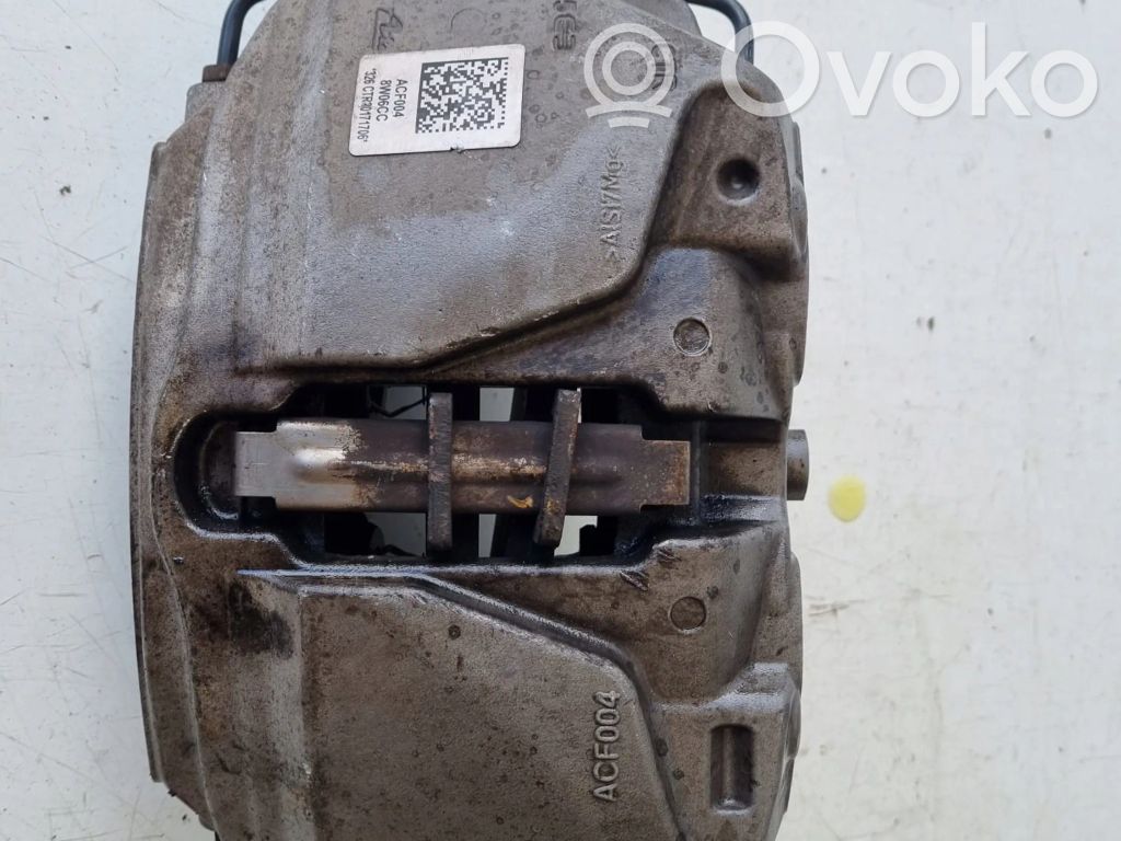 Audi A4 S4 B9 Zacisk hamulcowy przedni 