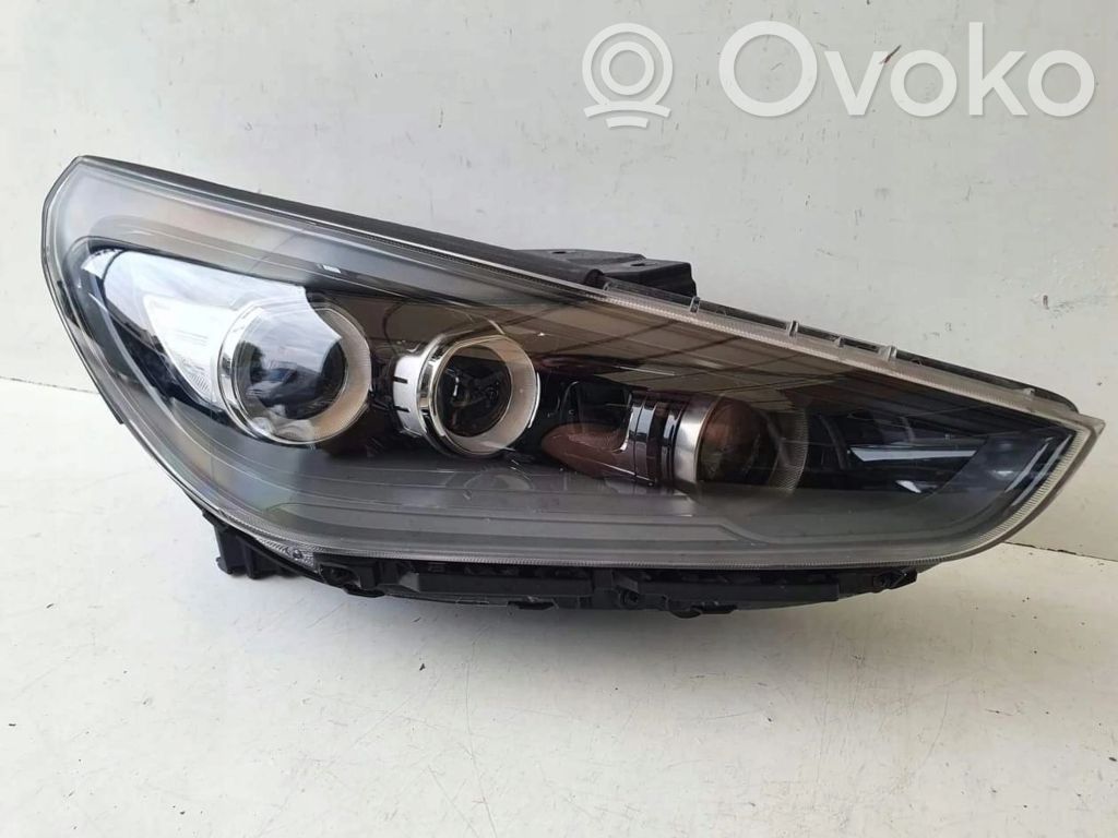 Hyundai i30 Scheinwerfer 