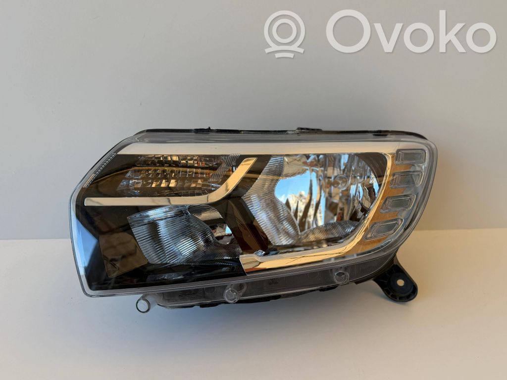 Dacia Sandero II Lampa przednia 