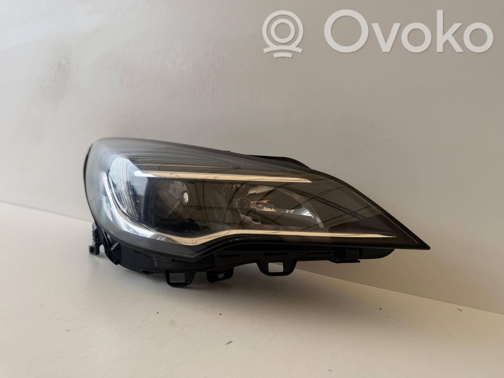 Opel Astra K Lampa przednia 